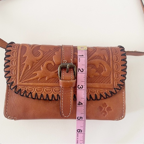 Patricia Nash Bag Torri Tooled Leather Clutch Convertible Crossbody Floral Tan - Picture 12 of 15